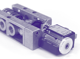 One of the practical exercises on the pneumatics course: Analysing the functionality of various pneumatic devices using cut-away demonstration parts