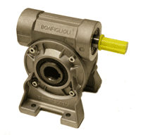 Candidates disassemble and re-assemble gearboxes on the mechanical maintenance training courses