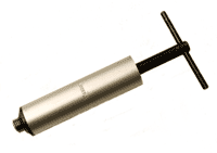 Candidates use thread repair tools on the mechanical maintenance training courses